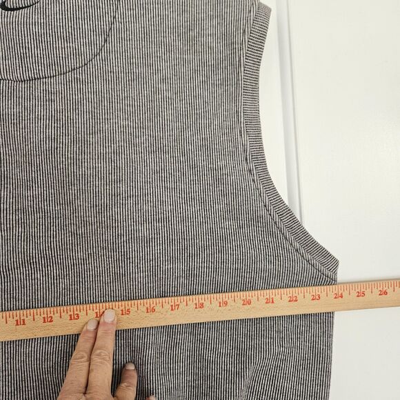 Nike Men's XL Golf vest, Gray/Black vertical stripes, sporty, outdoor, Grandpa - Picture 7 of 7